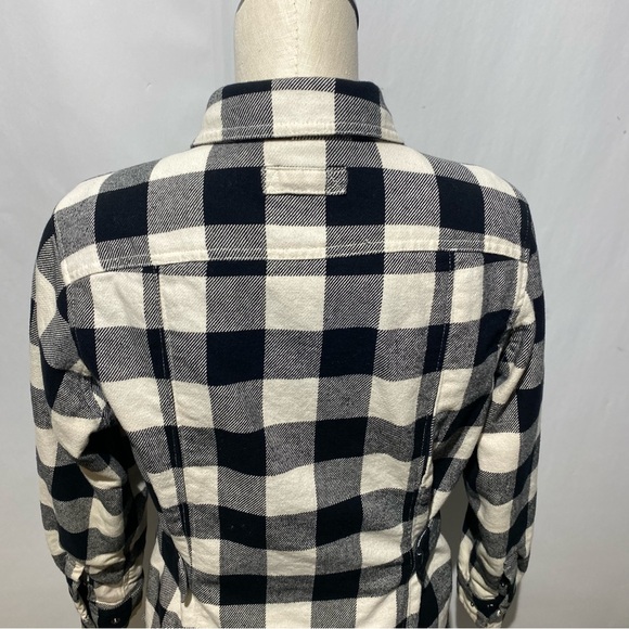 Duluth Trading Shacket Shirt Jacket Cream Black Check Fleece Lined Women's small - Picture 3 of 9